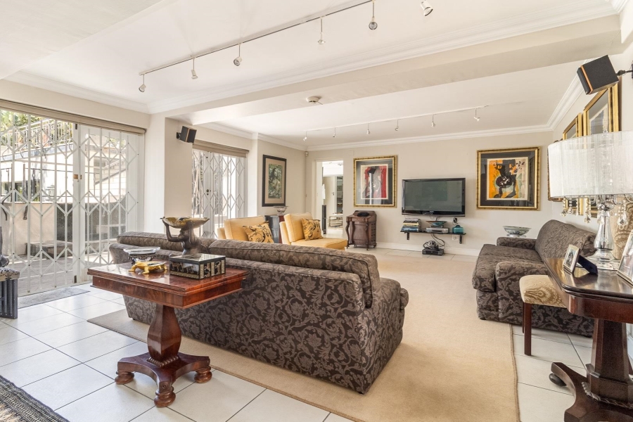 5 Bedroom Property for Sale in Fresnaye Western Cape